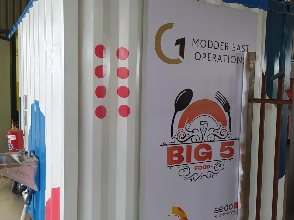 Big 5 and Modder East branding on the end wall