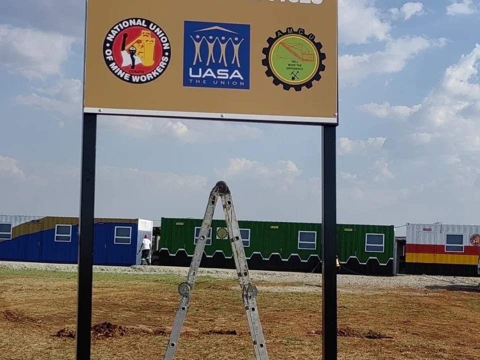 Standing the signboard